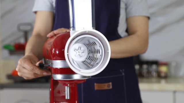【更にお値下】KitchenAid スライサー/シュレッダーアタッチメント Amazon.com: Slicer Shredder Attachment for Kitchenaid Stand